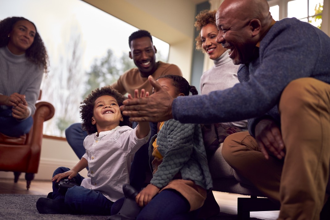 Cultivating Healthy Habits: Tips for Reducing Screen Time and Increasing Family Bonding