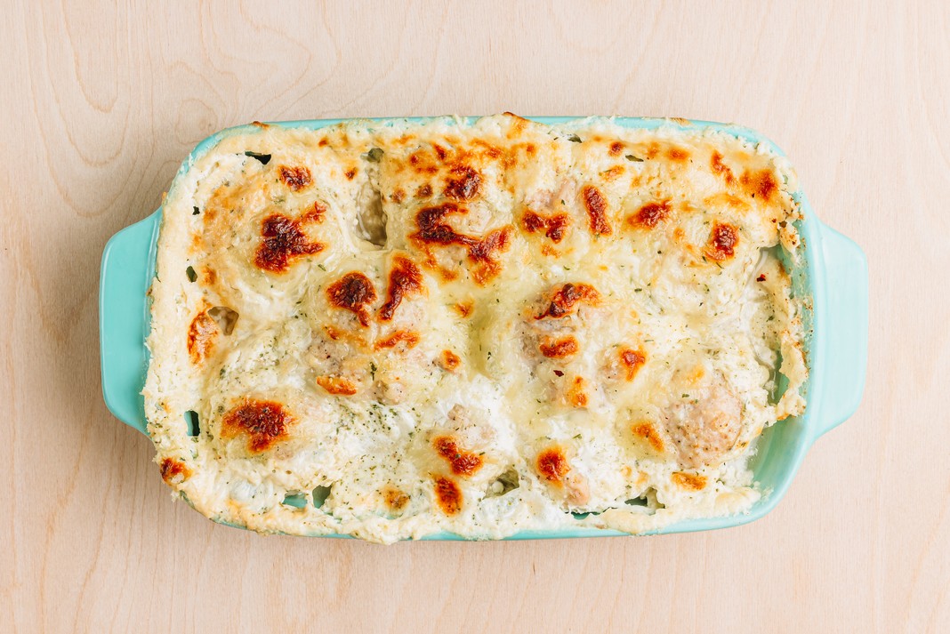 Easy Keto Rotisserie Chicken Casserole: Delicious & Quick!